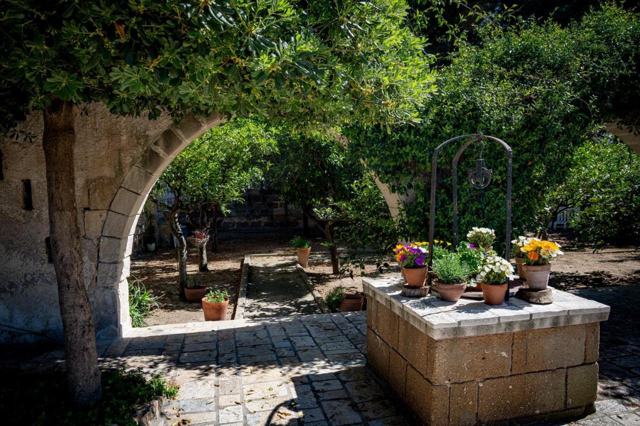 Antica Casina B&B Di Charme 풀사노 외부 사진